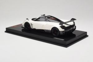 Pagani Huayra BC White Metallic Yy Model 1:18 REMC025 Resina - imagem 5 de 7