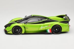 Pagani Huayra R Verde LCD 1:18 LCD18012-GR Metal - imagem 4 de 8