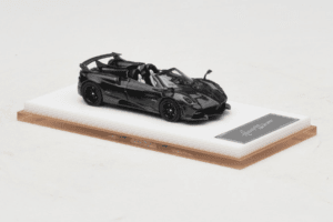 Pagani Huayra Tricolore Roadster Exposed Carbon Henson & Heaven 1:64 PHREC01 Metal - imagem 4 de 7
