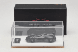 Pagani Huayra Tricolore Roadster Exposed Carbon Henson & Heaven 1:64 PHREC01 Metal - imagem 7 de 7