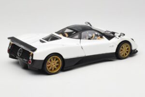 Pagani Zonda F Branco Mondo Motors 1:18 157655 Metal - imagem 3 de 8
