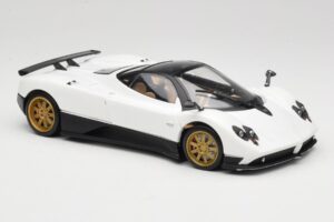 Pagani Zonda F Branco Mondo Motors 1:18 157655 Metal - imagem 6 de 8