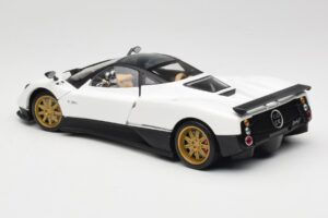 Pagani Zonda F Branco Mondo Motors 1:18 157655 Metal - imagem 7 de 8