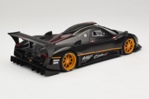Pagani Zonda R Revolucion Carbon Fiber AUTOart 1:18 78261 Metal - imagem 3 de 8