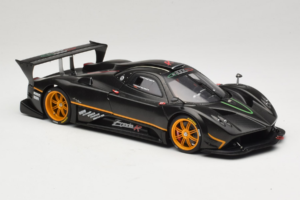 Pagani Zonda R Revolucion Carbon Fiber AUTOart 1:18 78261 Metal - imagem 6 de 8