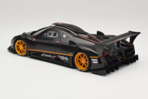 Pagani Zonda R Revolucion Carbon Fiber AUTOart 1:18 78261 Metal - imagem 7 de 8