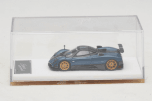 Pagani Zonda Tricolore Exposed Carbon Azul Henson & Heaven 1:64 PZTECB01 Metal - imagem 6 de 7