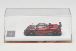 Pagani Zonda Tricolore Vermelho Henson & Heaven 1:64 PZTR01 Metal - imagem 6 de 7