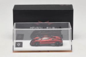 Pagani Zonda Tricolore Vermelho Henson & Heaven 1:64 PZTR01 Metal - imagem 7 de 7