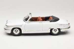 Panhard PL17 Cabriolet Branco Solido 1:18 8174 Metal - imagem 4 de 8