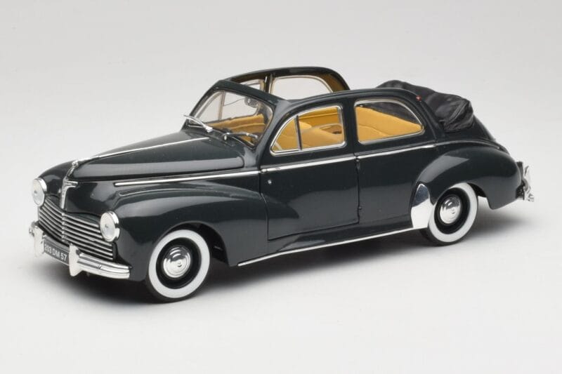 Peugeot 203 Cabriolet Preto Solido 1:18 8156 Metal