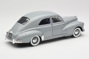 Peugeot 203 Gris Clair Solido 1:18 8145 Metal - imagem 3 de 8