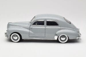 Peugeot 203 Gris Clair Solido 1:18 8145 Metal - imagem 4 de 8