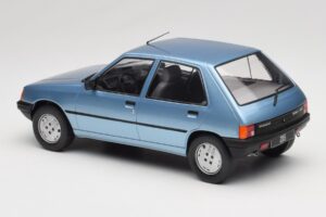 Peugeot 205 Azul MCG 1:18 MCG18491 Metal - imagem 5 de 6