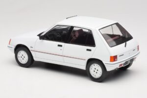 Peugeot 205 Branco MCG 1:18 MCG18493 Metal - imagem 5 de 6