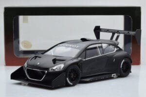 Peugeot 208 T16 Pikes Peak S. Loeb Pikes Peak International Hill Climb Record 2013 AUTOart 1:18 81356 Compósito - imagem 6 de 6