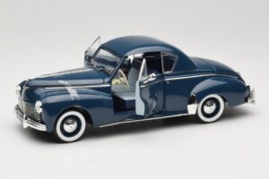 Peugeot 302 Coupe Azul Solido 1:18 8168 Metal - imagem 2 de 8