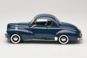 Peugeot 302 Coupe Azul Solido 1:18 8168 Metal - imagem 4 de 8