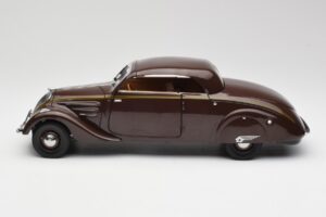 Peugeot 402 Eclipse Chocolate Norev 1:18 184873 Metal - imagem 5 de 12