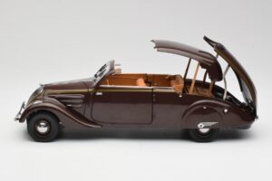 Peugeot 402 Eclipse Chocolate Norev 1:18 184873 Metal - imagem 6 de 12