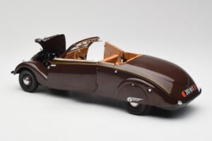 Peugeot 402 Eclipse Chocolate Norev 1:18 184873 Metal - imagem 8 de 12