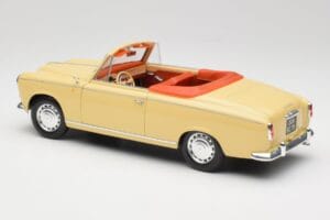 Peugeot 403 Cabriolet Amarelo Areia Solido 1:18 8165 Metal - imagem 7 de 8