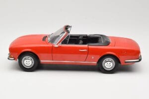 Peugeot 504 Cabriolet Vermelho Norev 1:18 184754 Metal - imagem 4 de 8