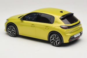 Peugeot E-208 GT Jaune Agueda Otto 1:18 OT1164 Resina - imagem 5 de 6