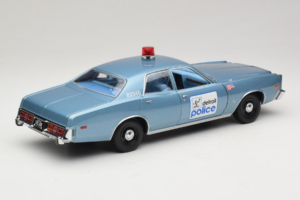 Plymouth Fury Beverly Hills PD Azul GreenLight 1:18 19069 Metal - imagem 3 de 8