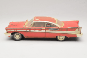 Plymouth Fury Vermelho Christine Versão Suja Auto World 1:18 AWSS119/06 Metal - imagem 4 de 8