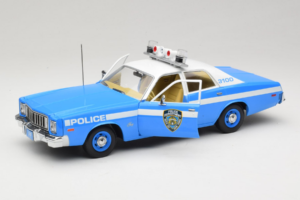 Plymouth Fury Police Pursuit New York Police Department GreenLight 1:18 19043 Metal - imagem 2 de 8