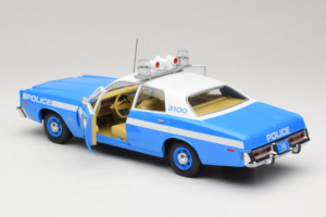 Plymouth Fury Police Pursuit New York Police Department GreenLight 1:18 19043 Metal - imagem 5 de 8