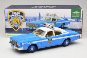 Plymouth Fury Police Pursuit New York Police Department GreenLight 1:18 19043 Metal - imagem 8 de 8