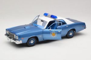 Plymouth Fury Police Pursuit Smokey and the Bandit GreenLight 1:18 19044 Metal - imagem 2 de 8