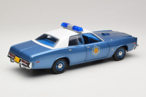 Plymouth Fury Police Pursuit Smokey and the Bandit GreenLight 1:18 19044 Metal - imagem 3 de 8