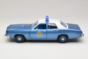 Plymouth Fury Police Pursuit Smokey and the Bandit GreenLight 1:18 19044 Metal - imagem 4 de 8
