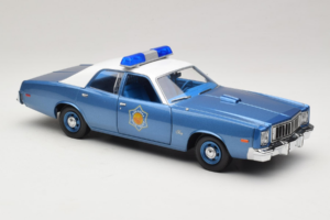 Plymouth Fury Police Pursuit Smokey and the Bandit GreenLight 1:18 19044 Metal - imagem 6 de 8