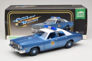 Plymouth Fury Police Pursuit Smokey and the Bandit GreenLight 1:18 19044 Metal - imagem 8 de 8