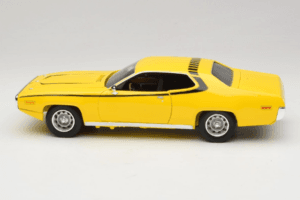 Plymouth Satellite Daisy Dukes of Hazzard Auto World 1:18 AWSS105/06 Metal - imagem 4 de 8