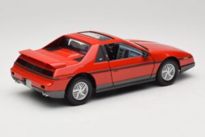 Pontiac Fiero GT Vermelho Road Signature 1:18 92588 Metal - imagem 3 de 8