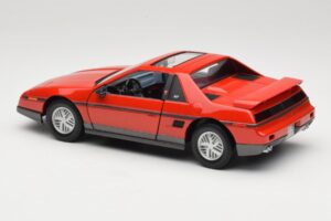 Pontiac Fiero GT Vermelho Road Signature 1:18 92588 Metal - imagem 7 de 8