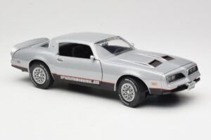 Pontiac Firebird Formula Prata ERTL 1:18 33514 Metal - imagem 6 de 8