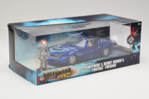 Pontiac Firebird Pennywise With Figure Jada 1:24 31118 Metal - imagem 2 de 3