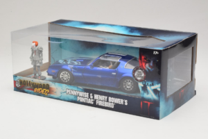 Pontiac Firebird Pennywise With Figure Jada 1:24 31118 Metal - imagem 3 de 3