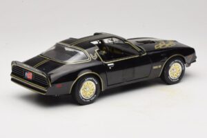 Pontiac Firebird Trans Am SE Smokey and the Bandit Joyride 1:18 33121 Metal - imagem 3 de 8