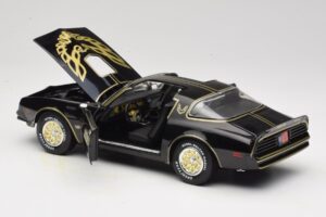 Pontiac Firebird Trans Am SE Smokey and the Bandit Joyride 1:18 33121 Metal - imagem 5 de 8
