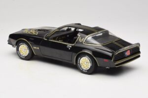 Pontiac Firebird Trans Am SE Smokey and the Bandit Joyride 1:18 33121 Metal - imagem 7 de 8