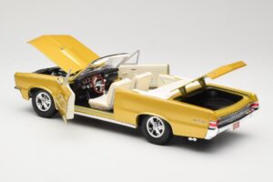Pontiac GTO Hurst Edition Dourado Maisto 1:18 531884 Metal - imagem 5 de 8