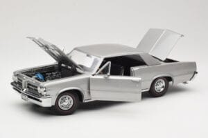 Pontiac GTO Prata Sun Star 1:18 1821 Metal - imagem 2 de 8