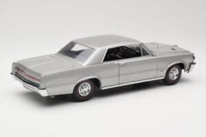 Pontiac GTO Prata Sun Star 1:18 1821 Metal - imagem 3 de 8